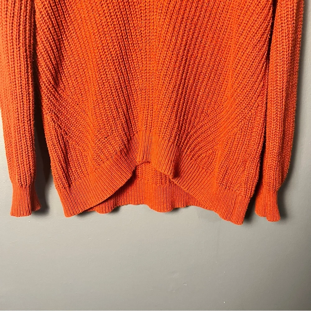 Old Navy Women’s Sweater Size M - Picture 4 of 5